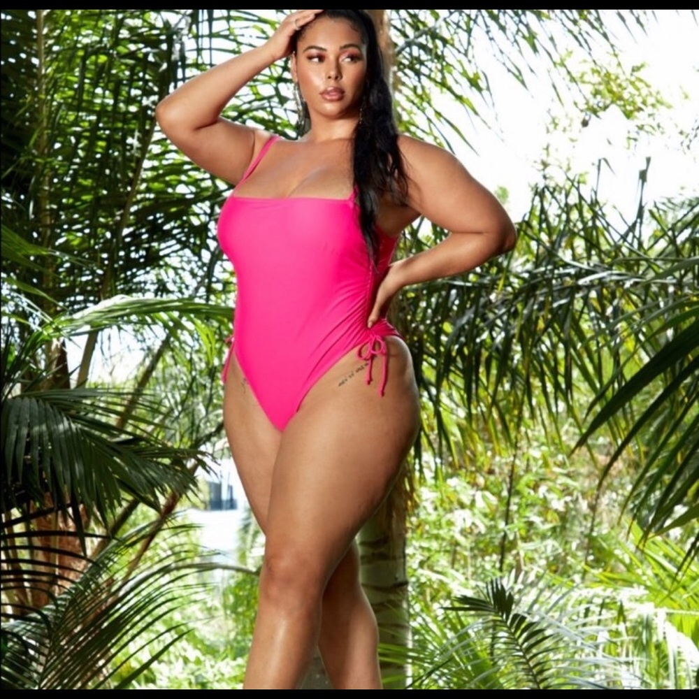 Tabria majors Fashion to figure one piece